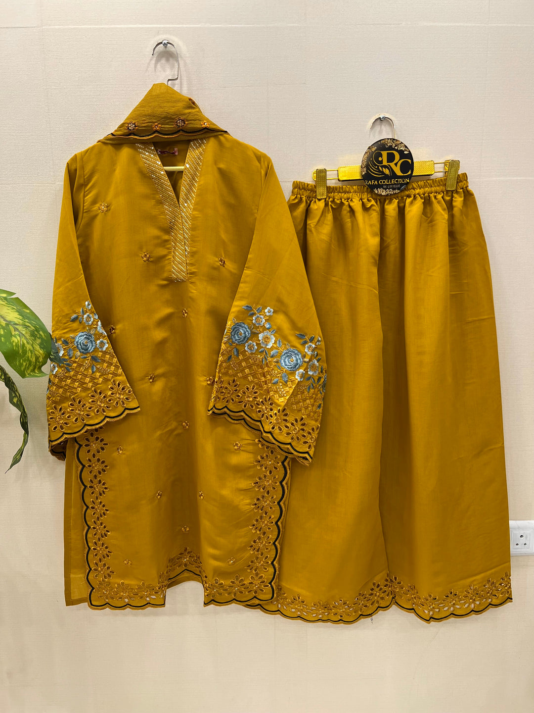 Pakistani formals suit 2648