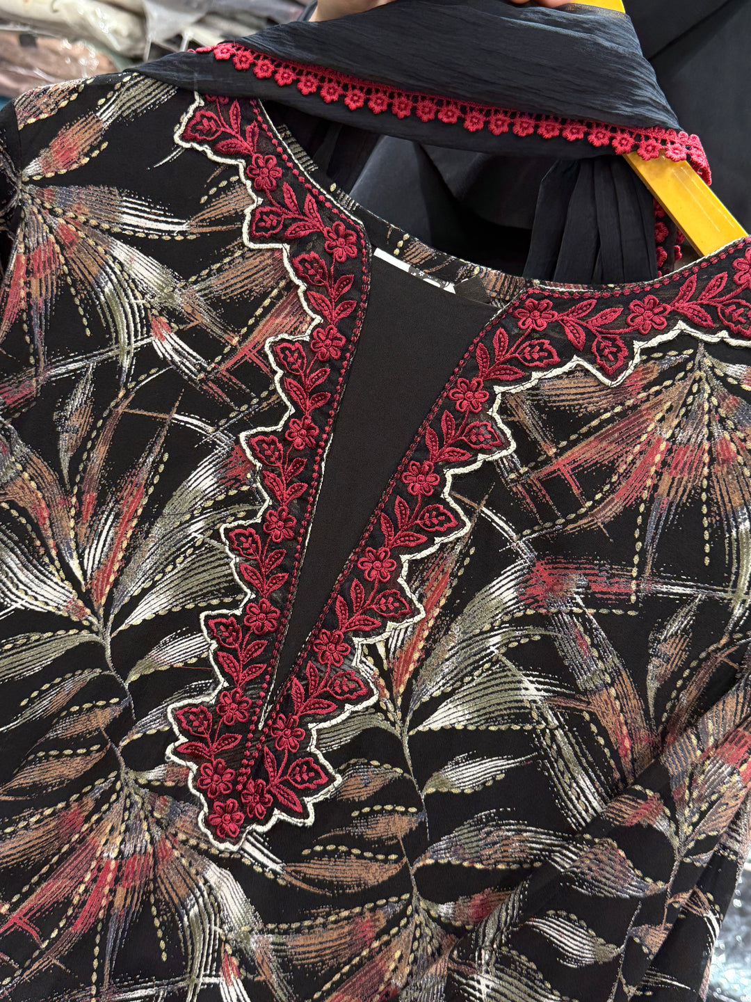 Pakistani formals suits 3102