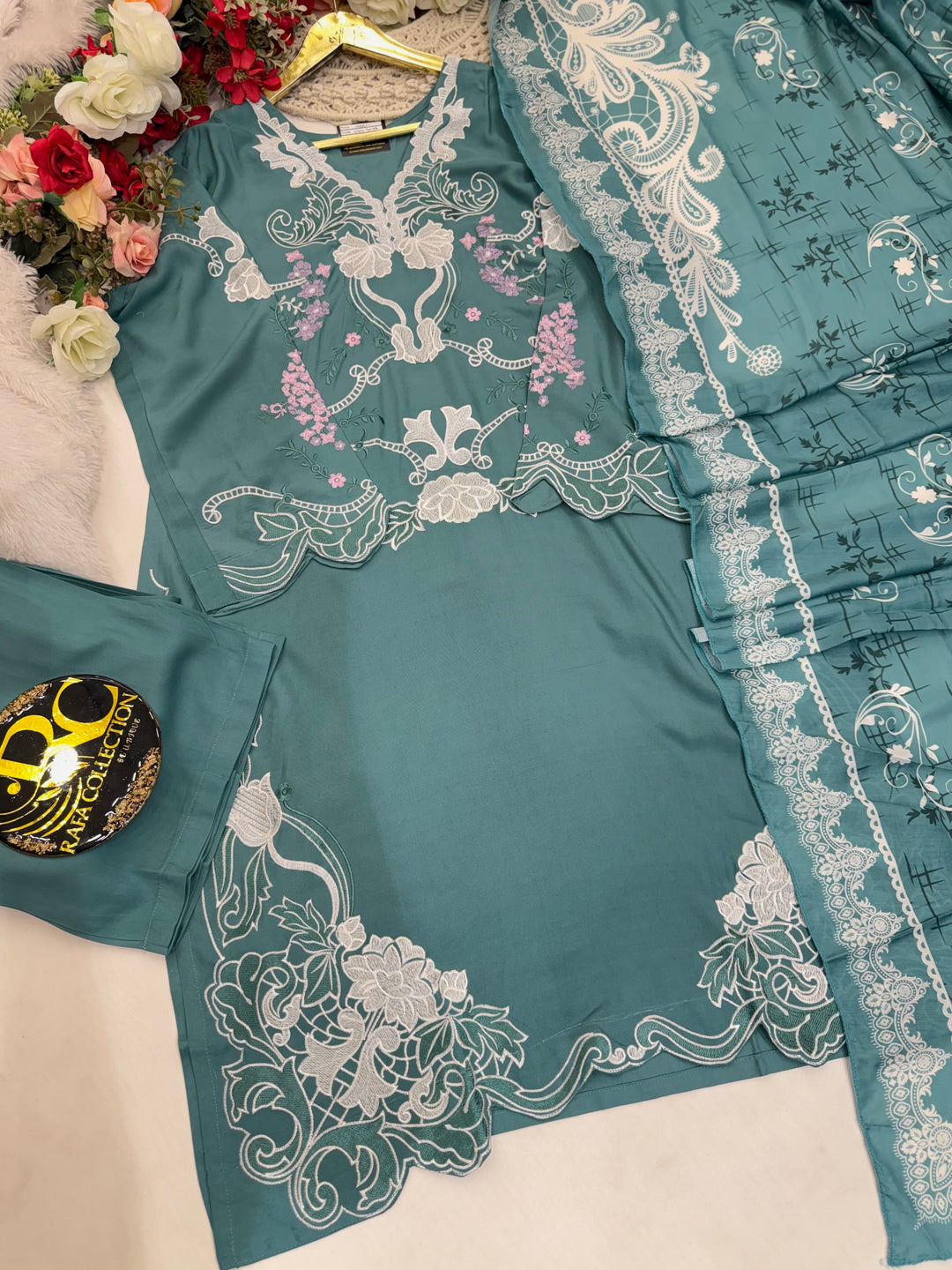 Pakistani embroidered suit 3028