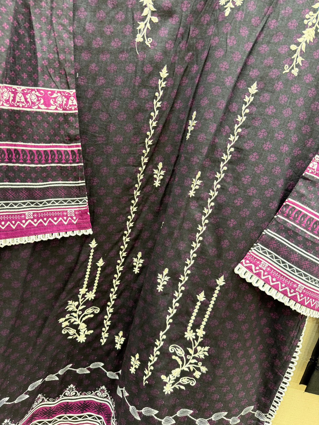 Pakistani printed embroidered suits 7015