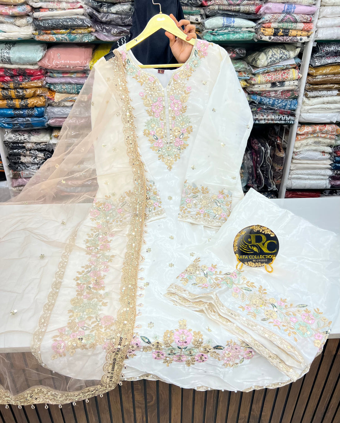 Viral Pakistani Suits 2782