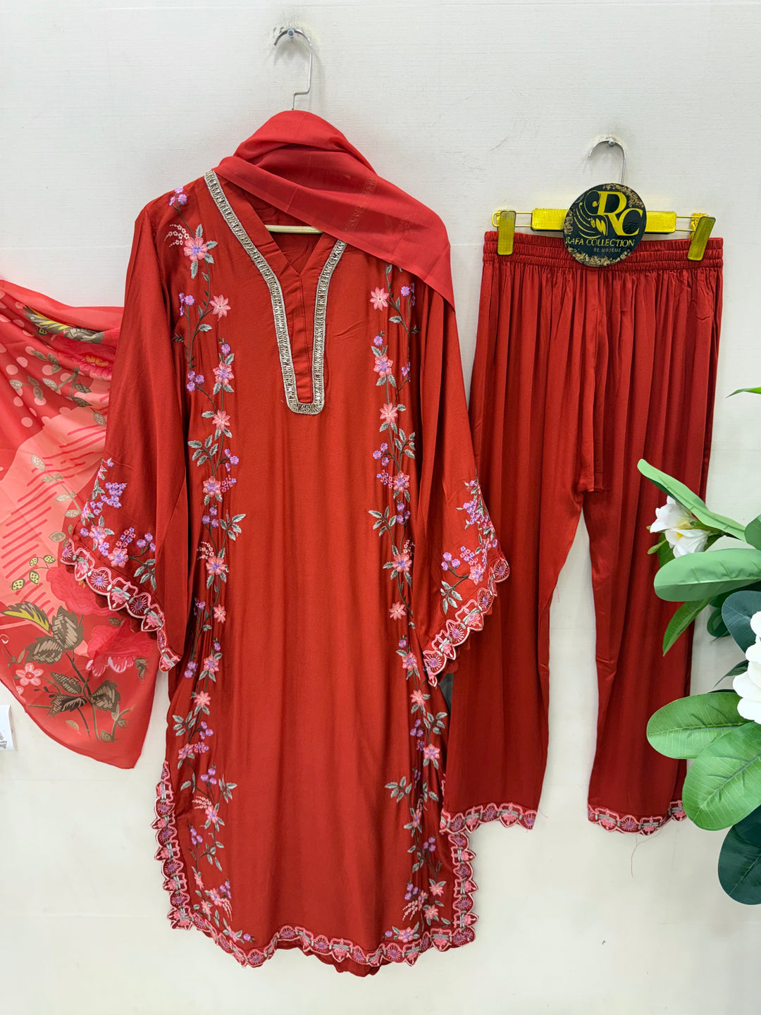 Pakistani long kaftans