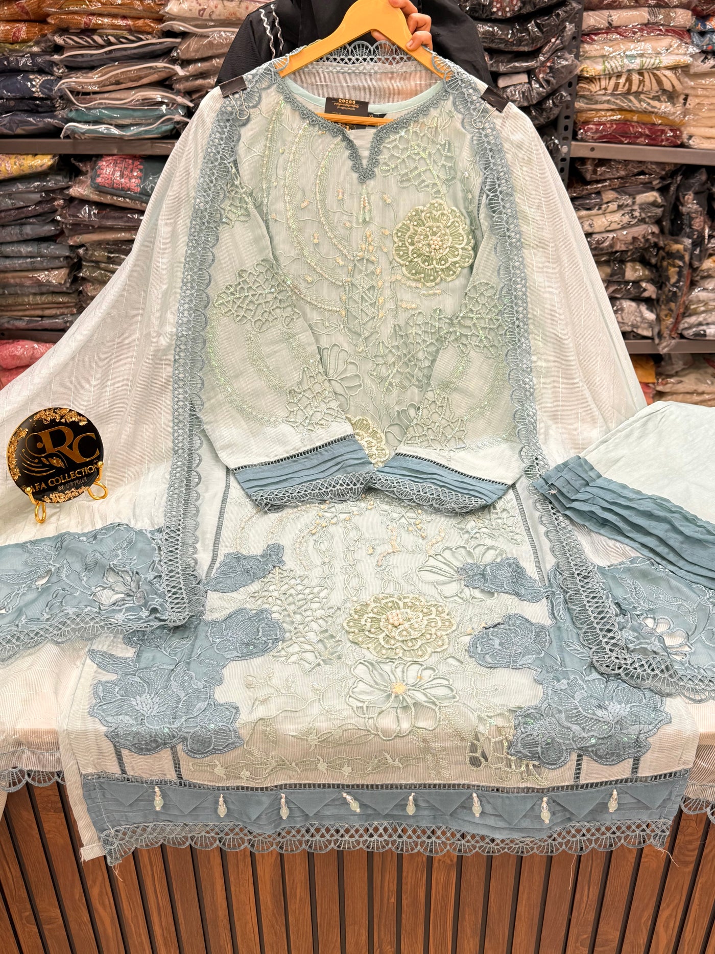 Premium cutwork suit 2804