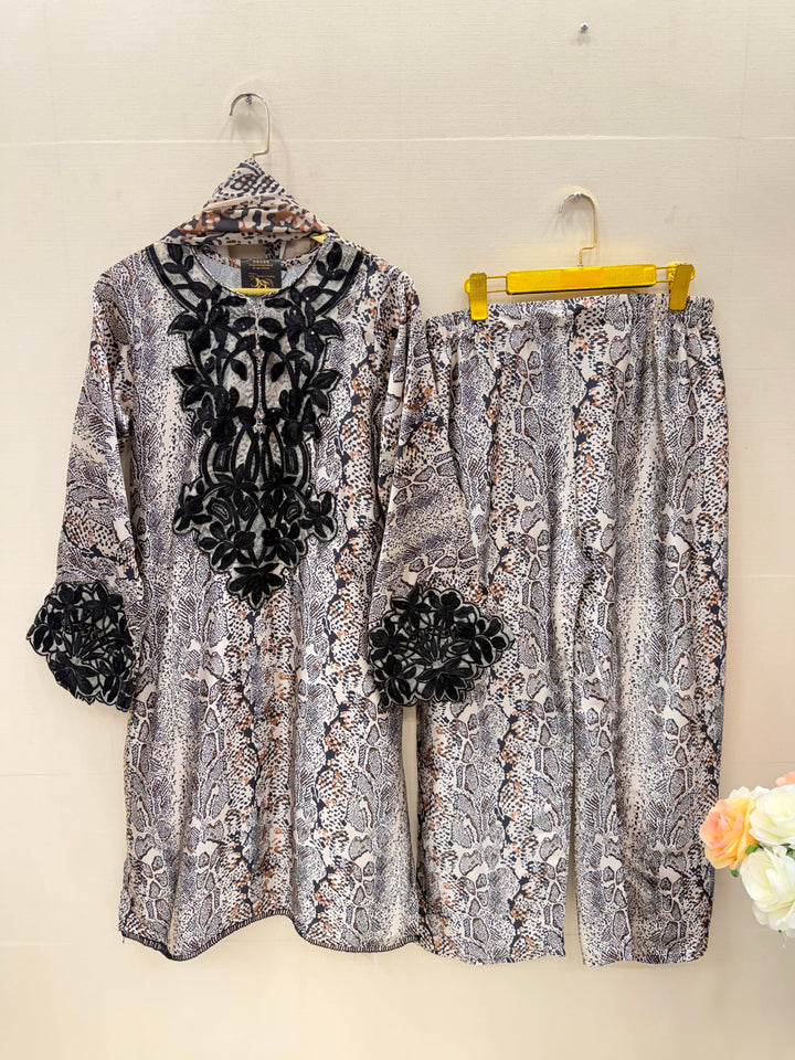 Satin premium suits 4389