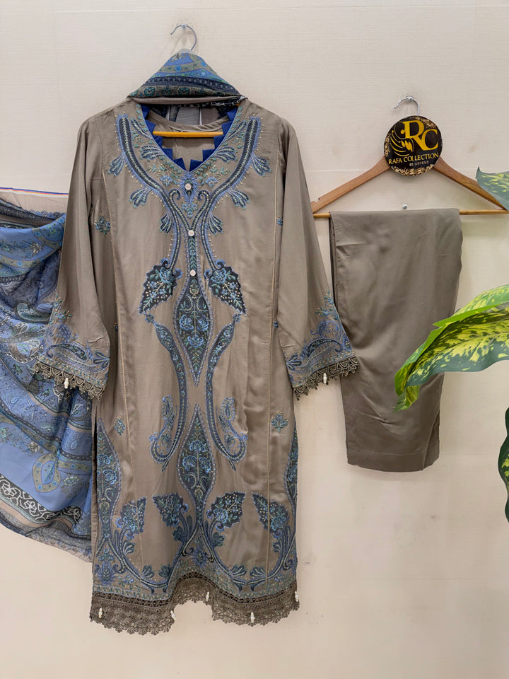 Embroided Pakistani suits