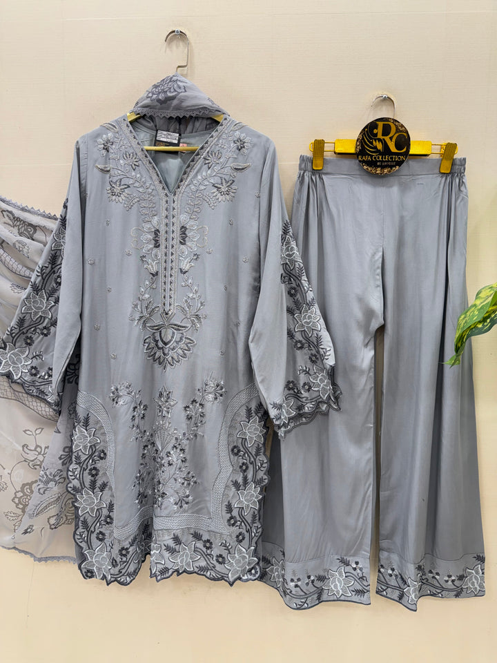 Embroided Pakistani suits