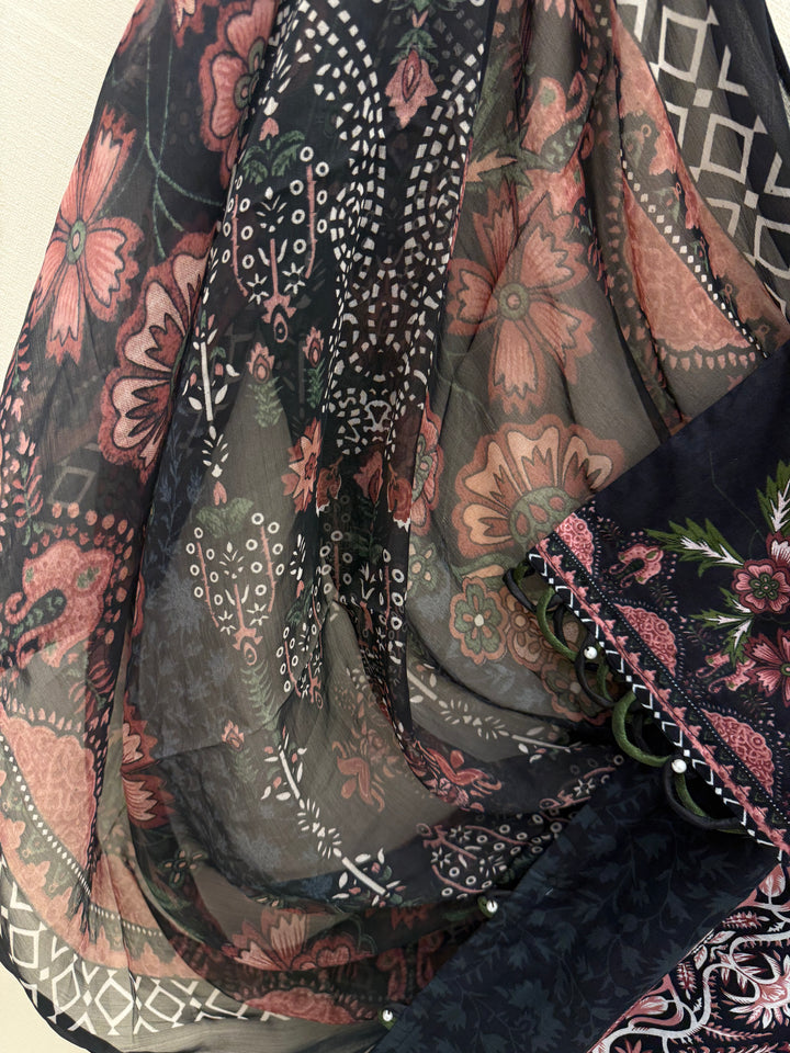 Pakistani patch work suit 3005