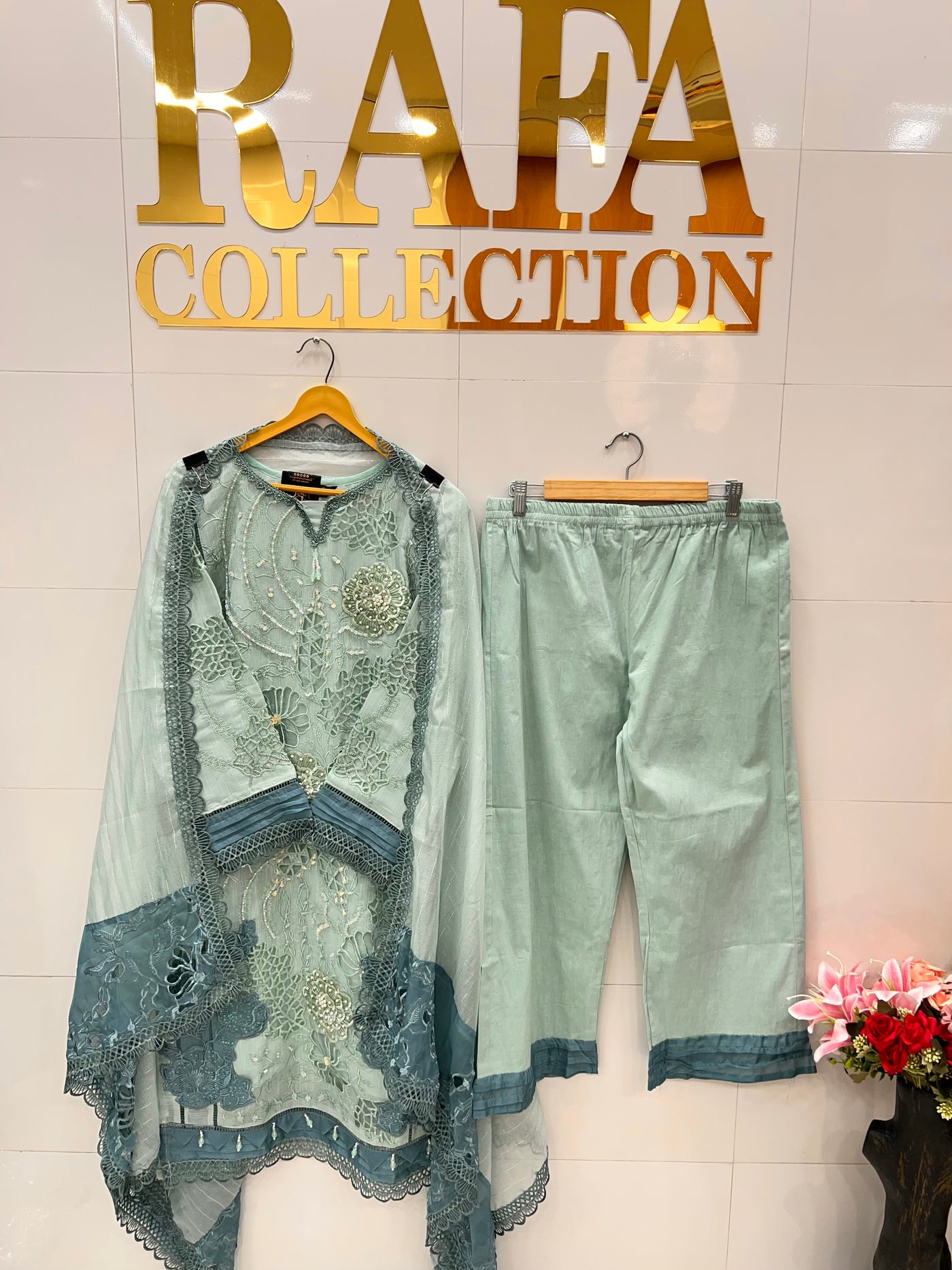 Premium cutwork suit 2804