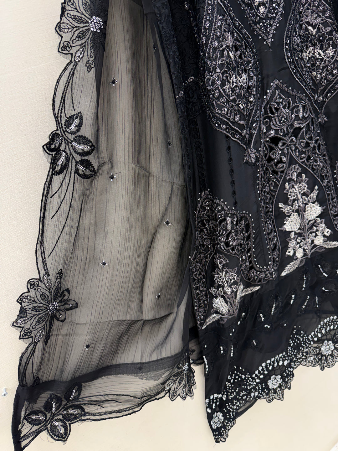 Pakistani Chinon suits