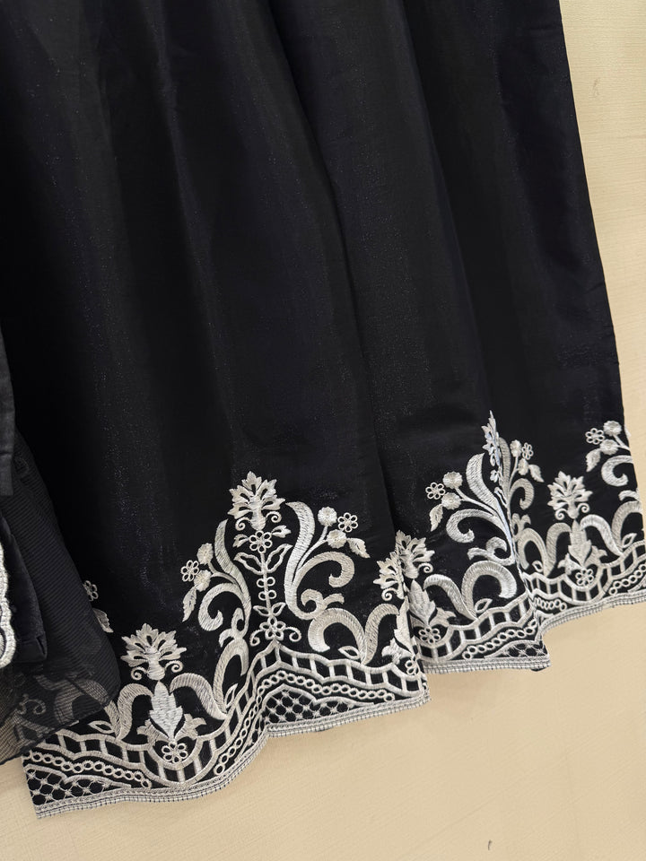 Pakistani Embroidered suits 6070