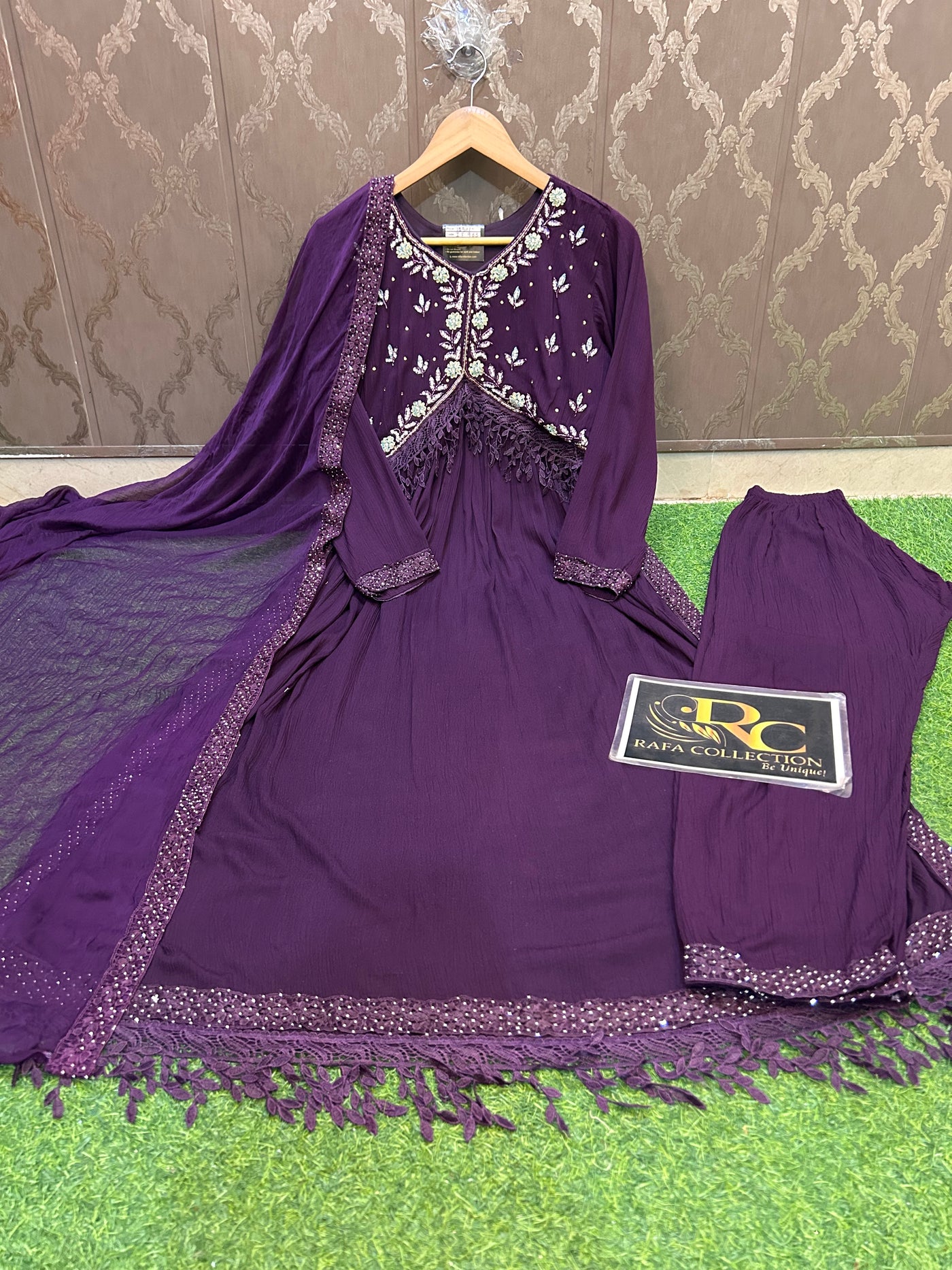 Handwork Alia Cut Suit 963