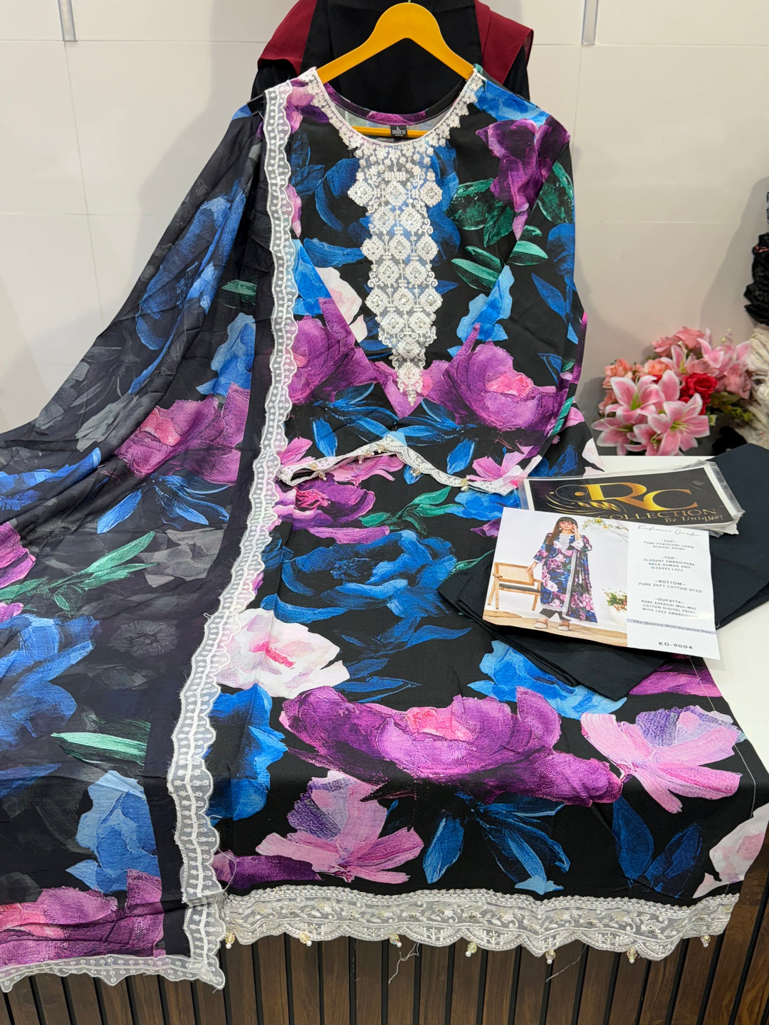 Luxurious Lawn Suits 3622