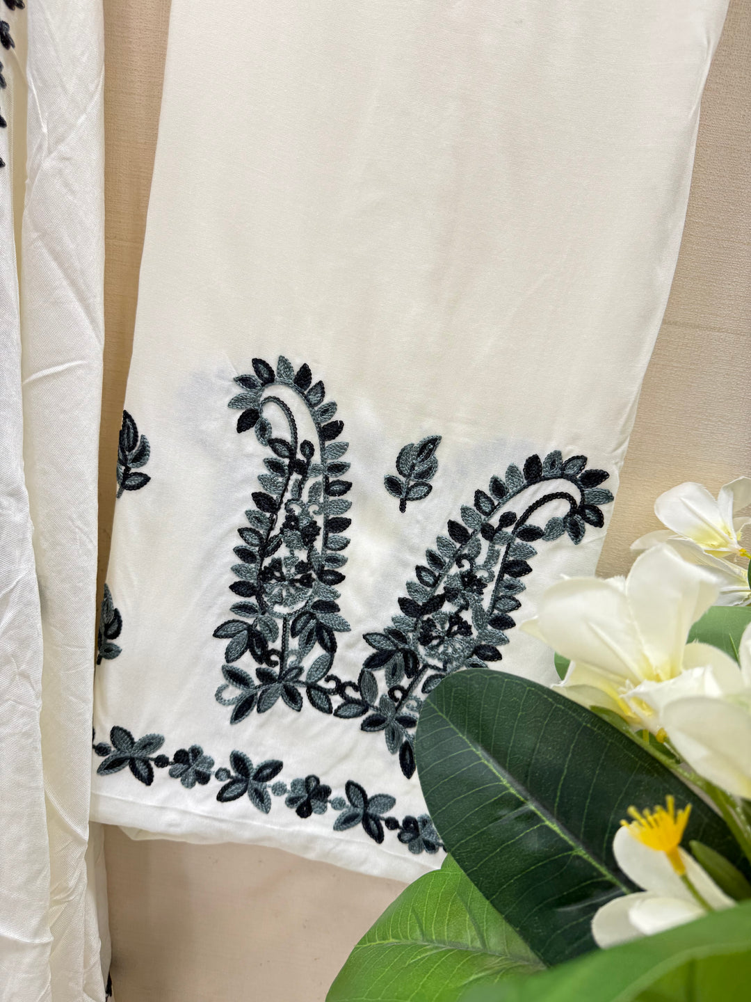 Kashmiri Unstitched Suits