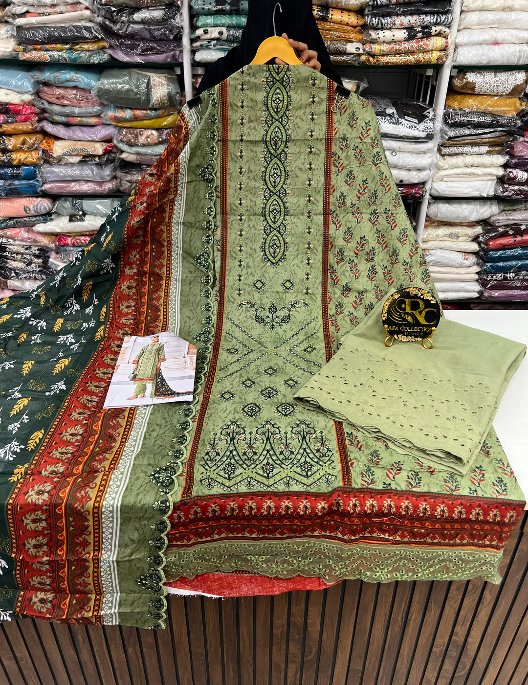 Chikankari Embroided Pakistani suits
129665