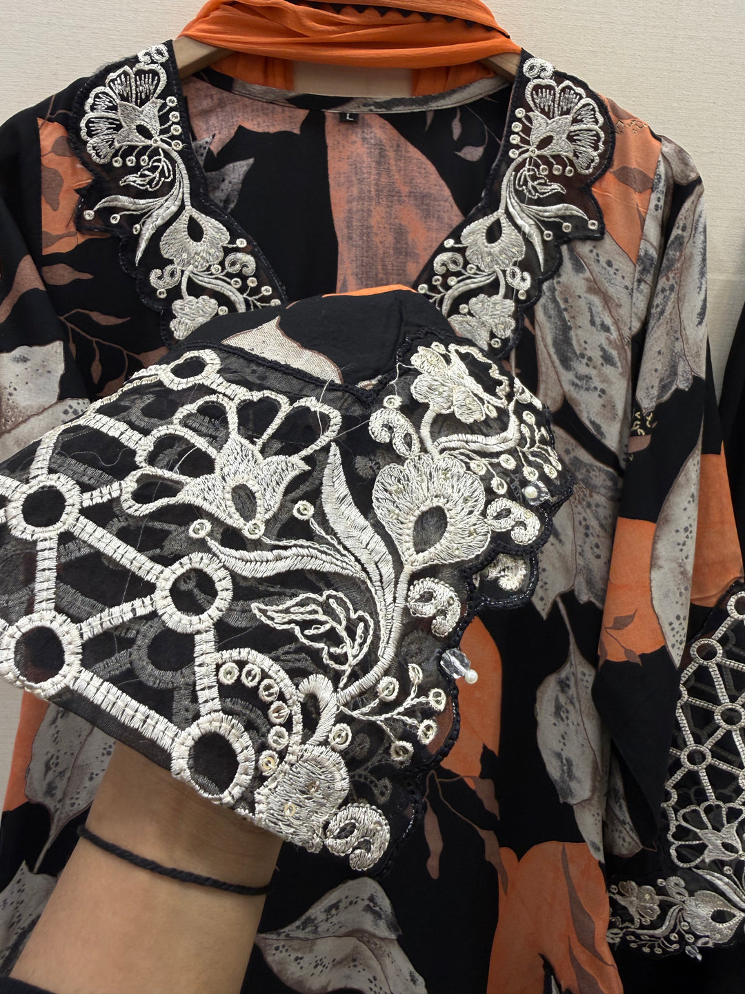 Pakistani Cutwork suits 2748