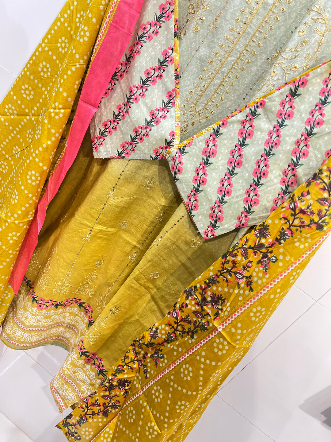 Cotton Embroidered suits 115412