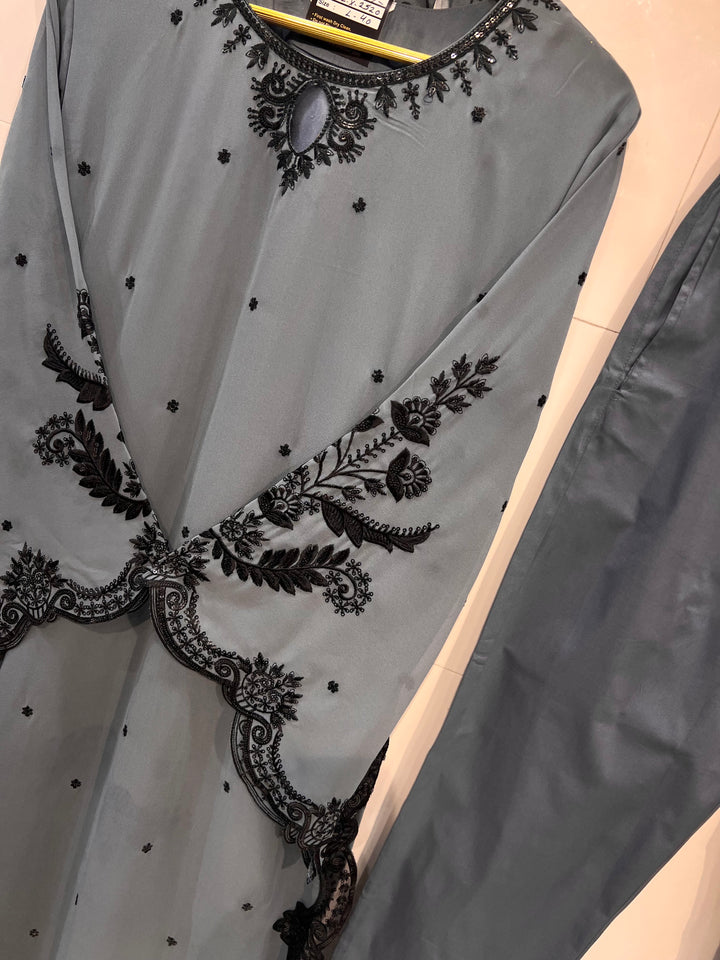 Pakistani suits 2520