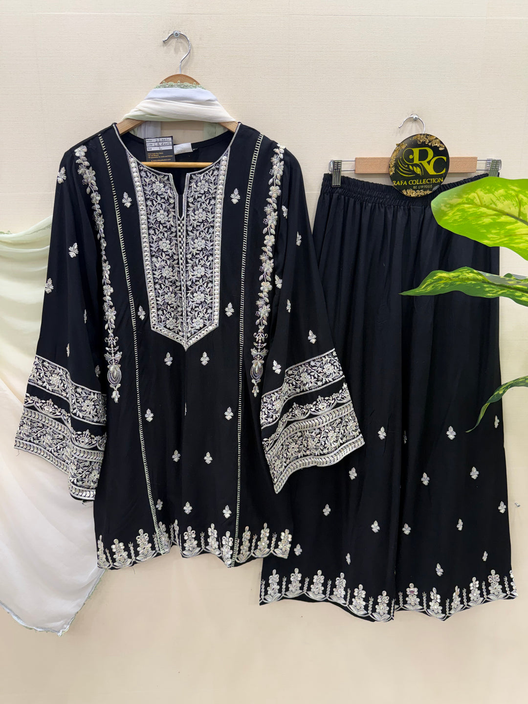 Embroidered Farshi suits 40012