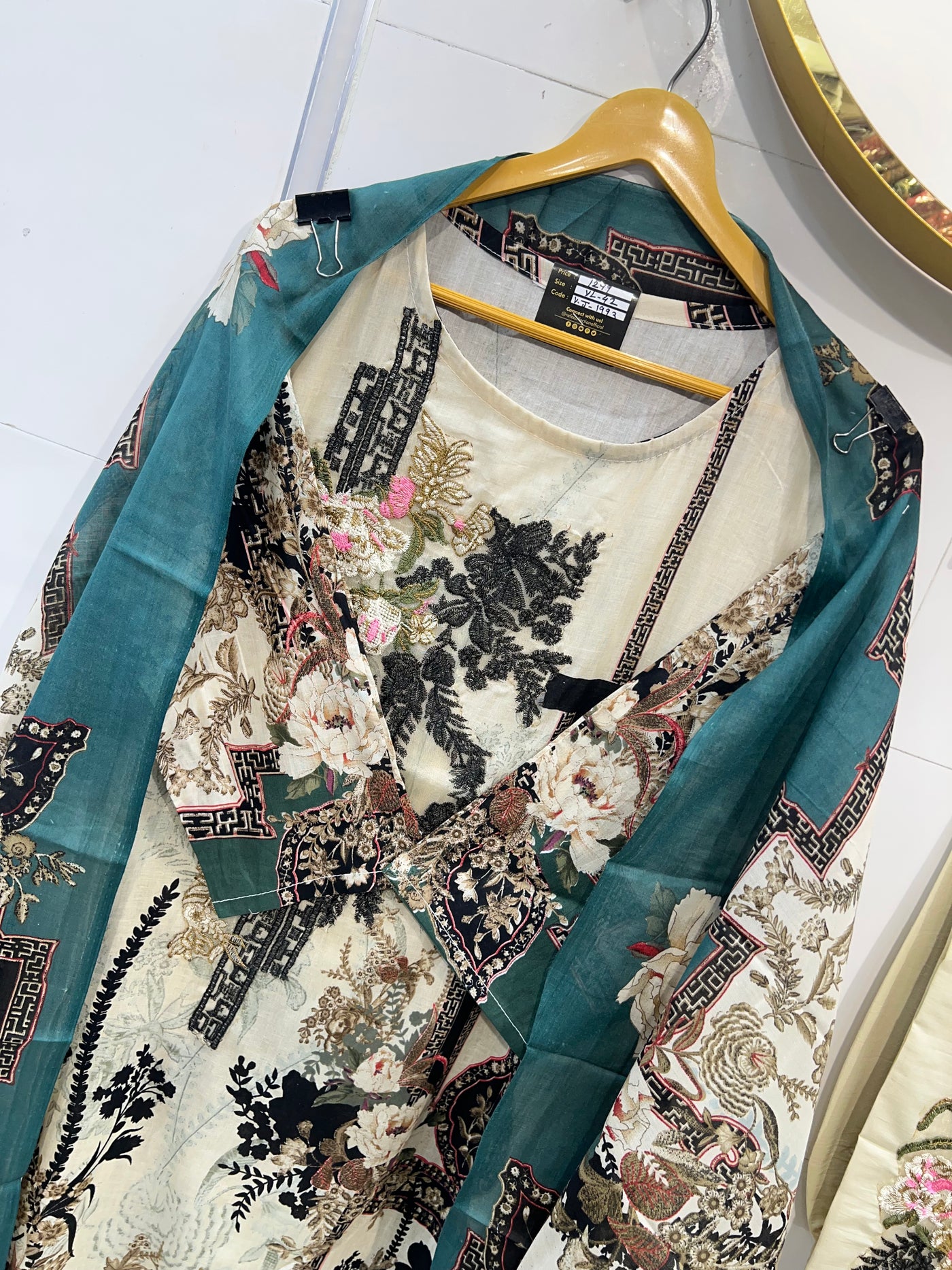 Pakistani embroided suit 1993