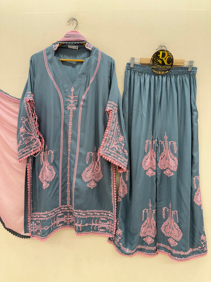 Embroided Pakistani suits
