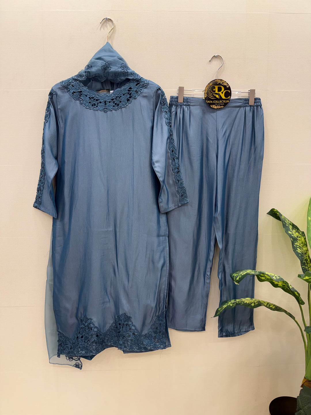 Pakistani Formals suits 3168