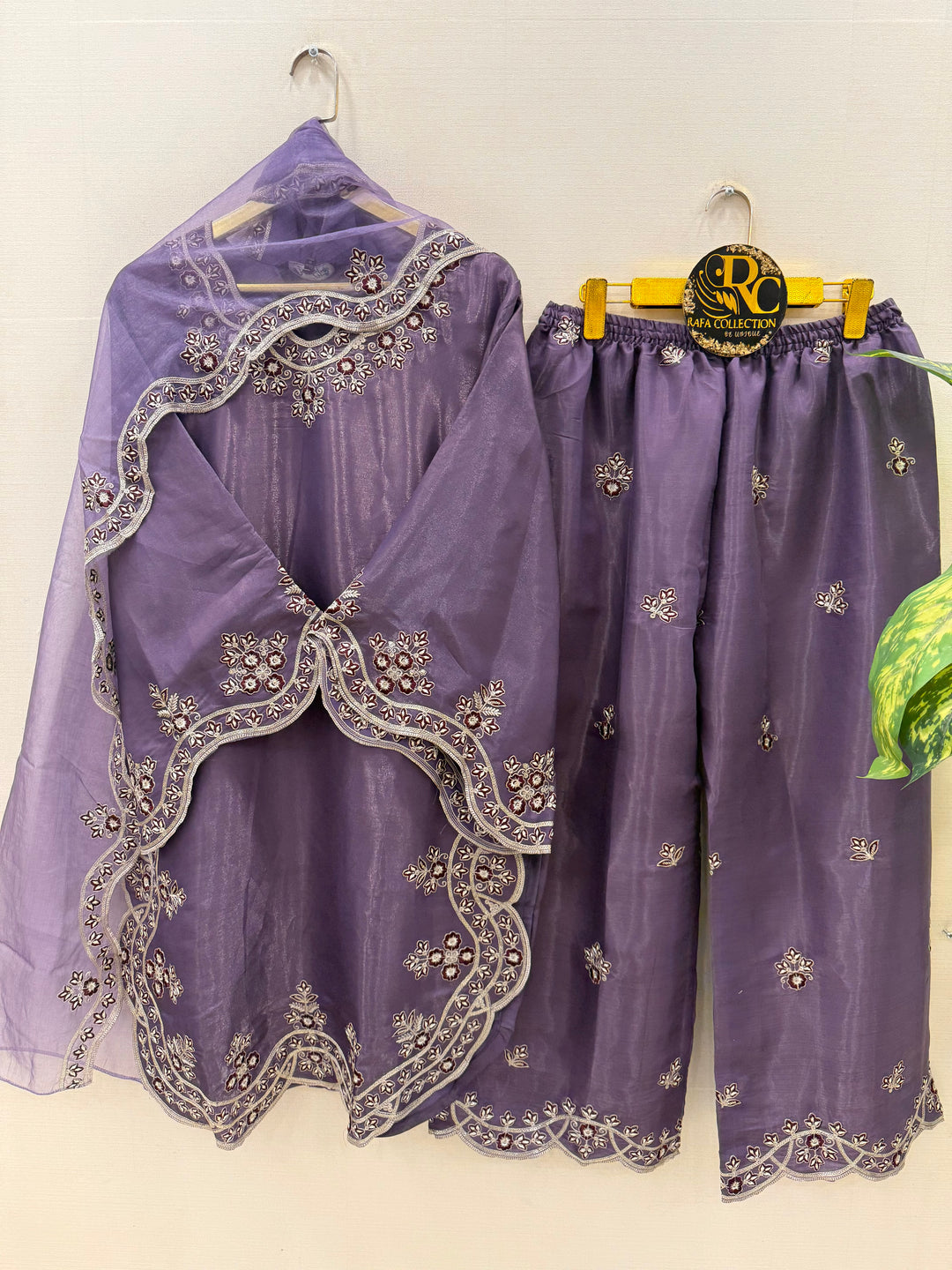 Pakistani Formal suits 2950