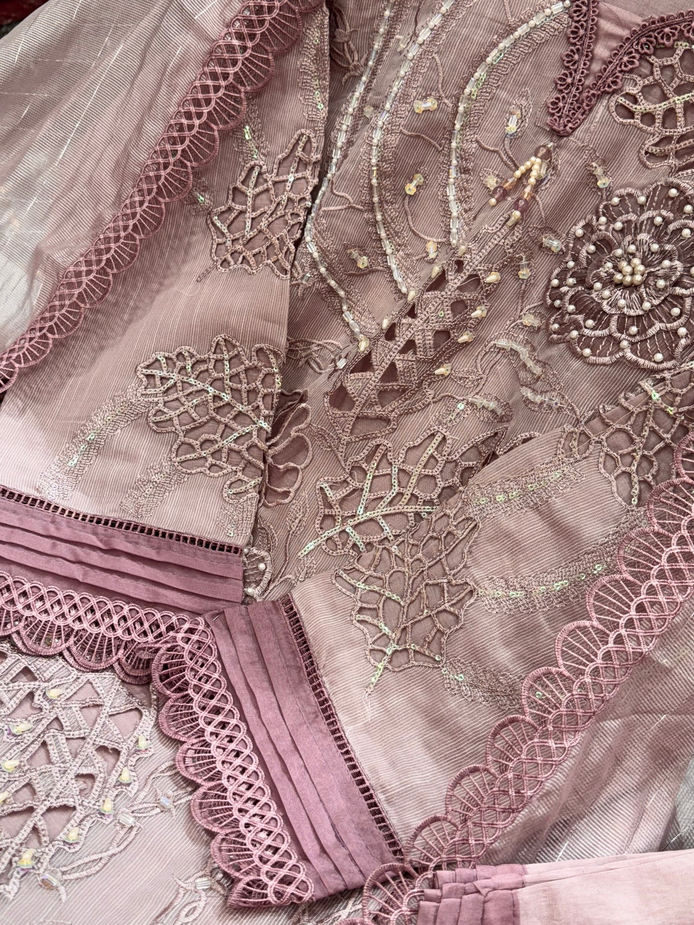 Premium cutwork suit 2804