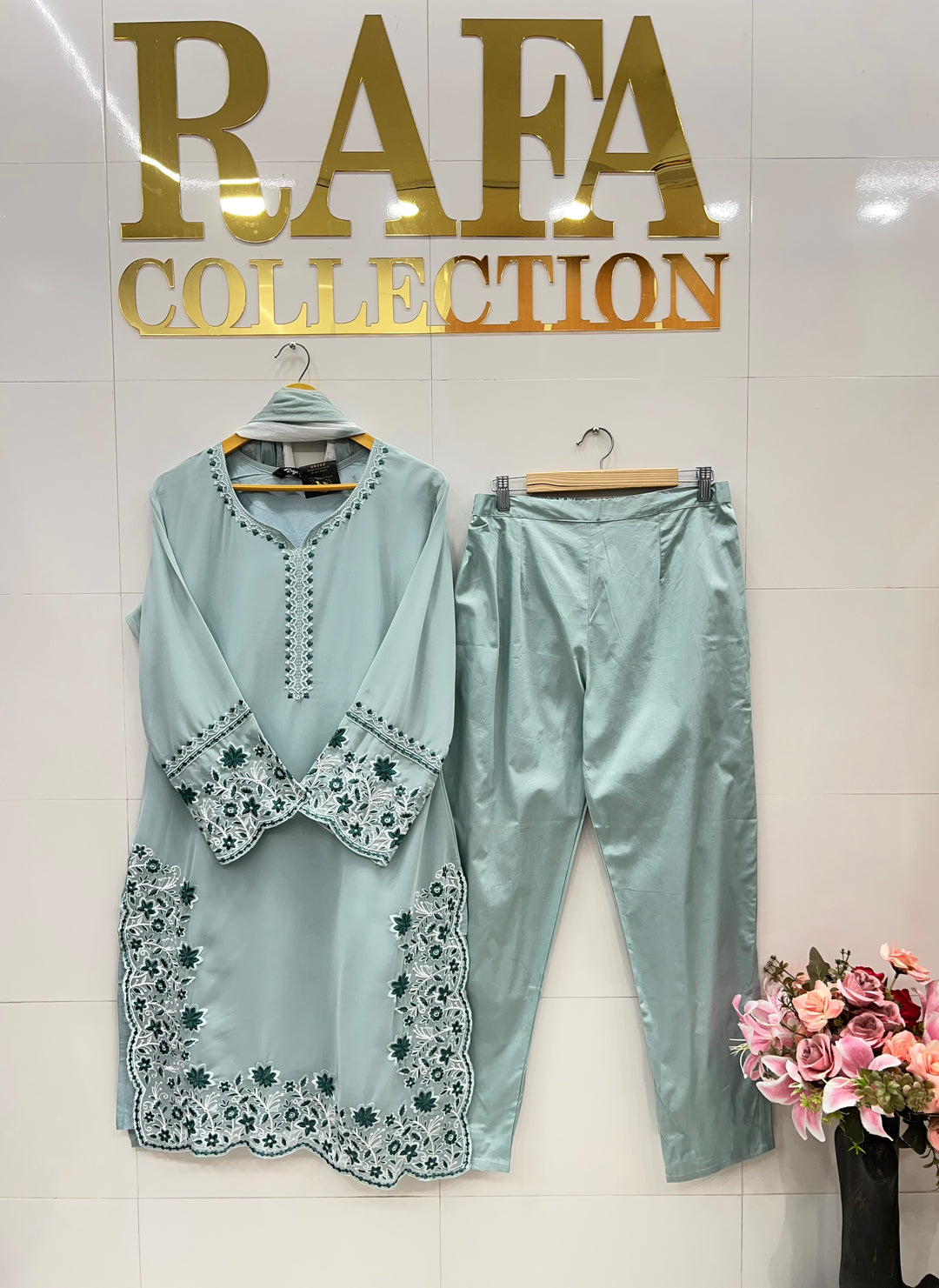 Pakistani formals suits 2800