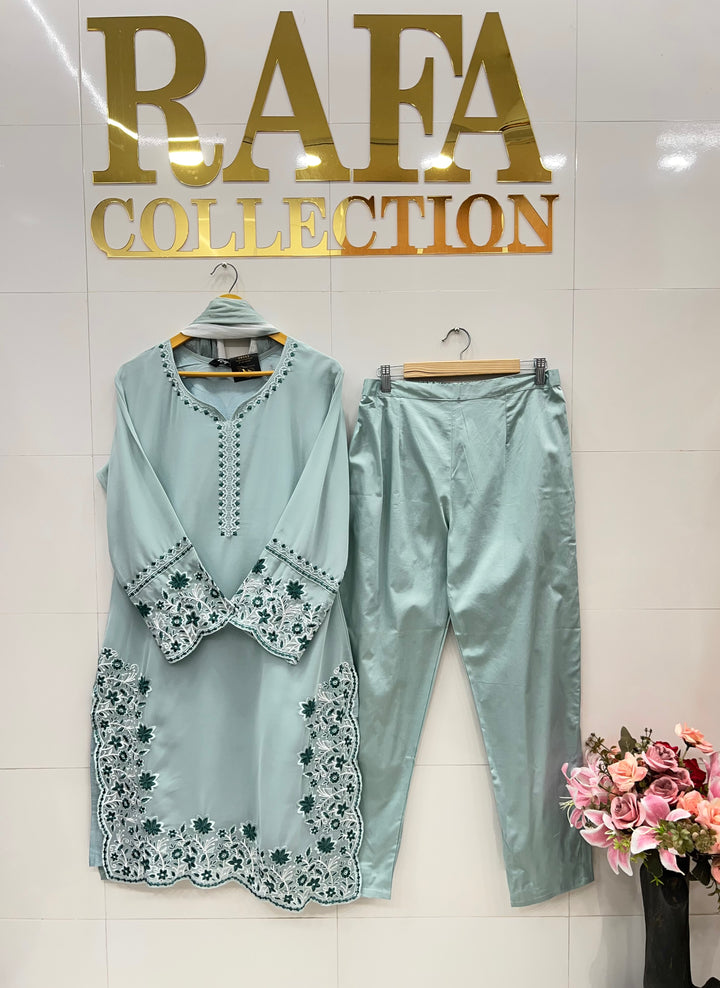 Pakistani formals suits 2800