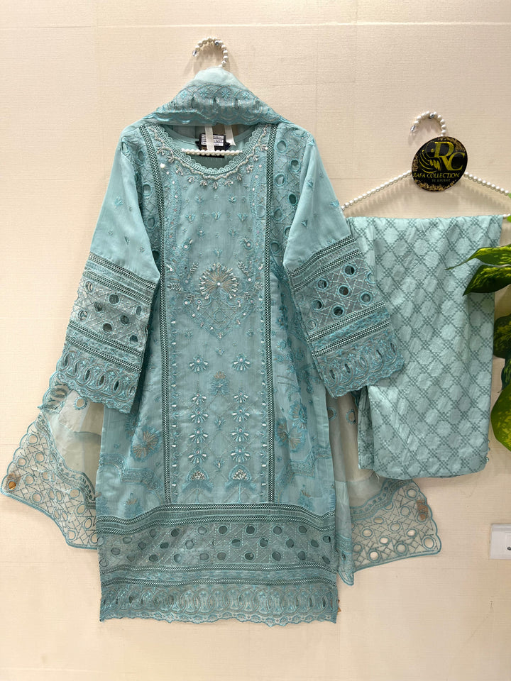 Pakistani cutwork suit 5009