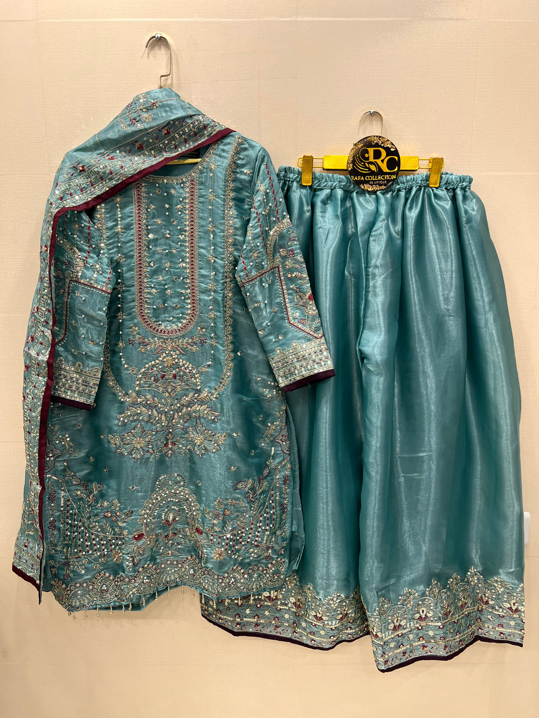 Pakistani ethnic suits 7006