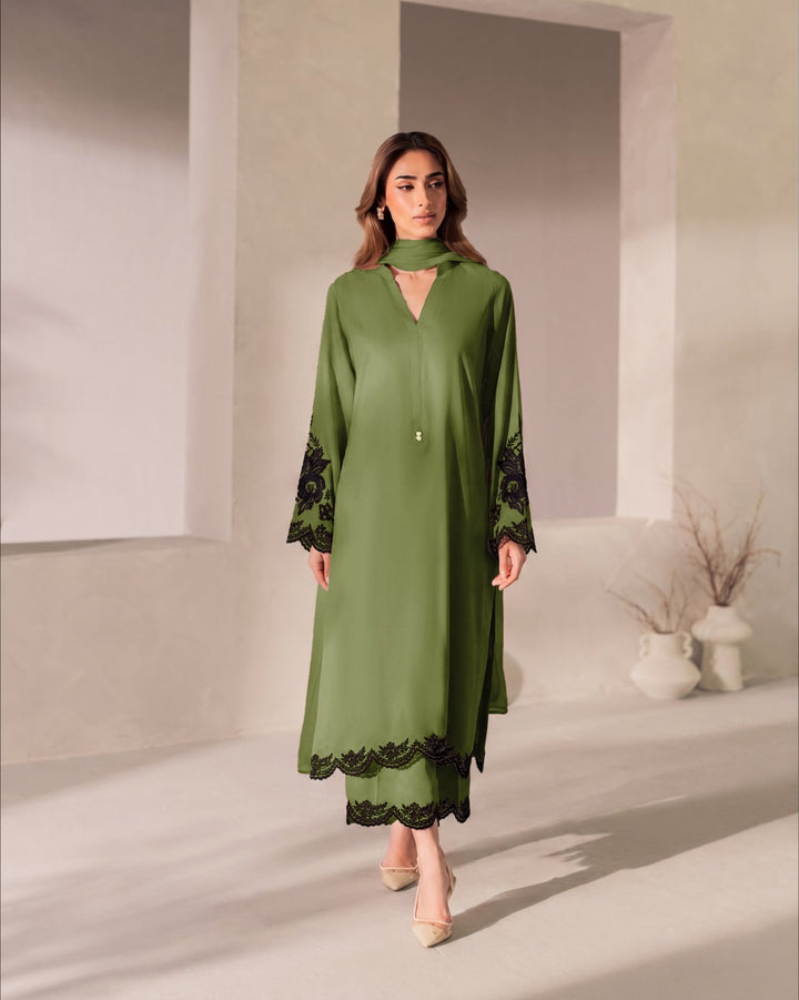 Appliqué work premium suits