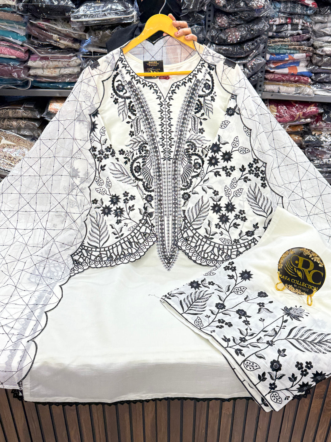 Pakistani Formals suits 2795