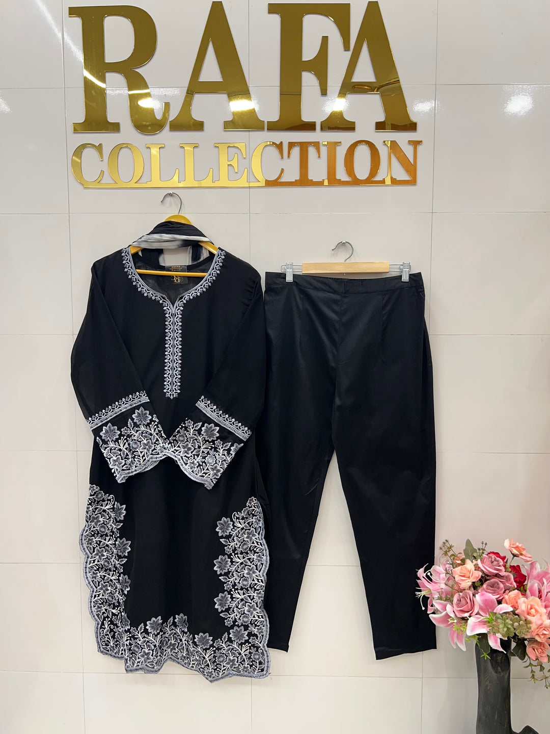 Pakistani formals suits 2800