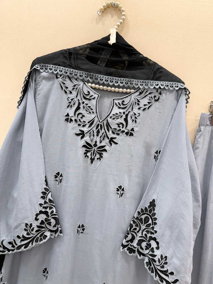 Pakistani Formals Suits