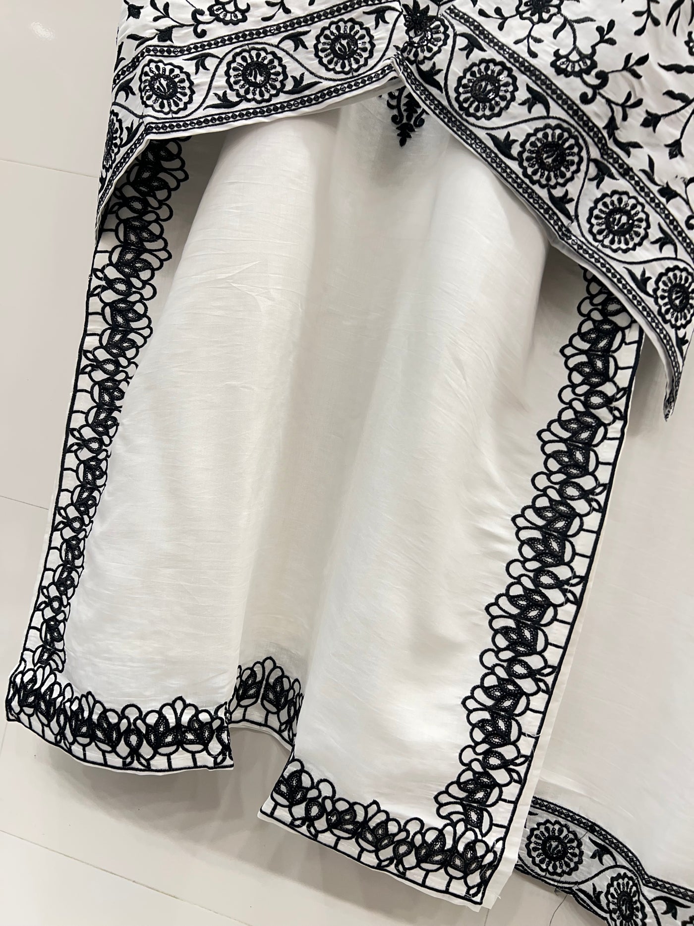 RC’s Luxe Designer Wear
 2664