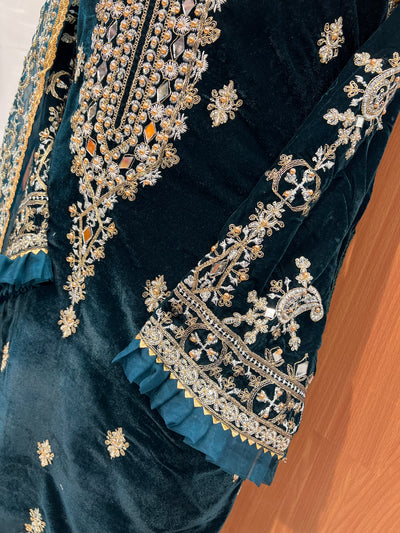 VELVET LUXURY EDIT 1607