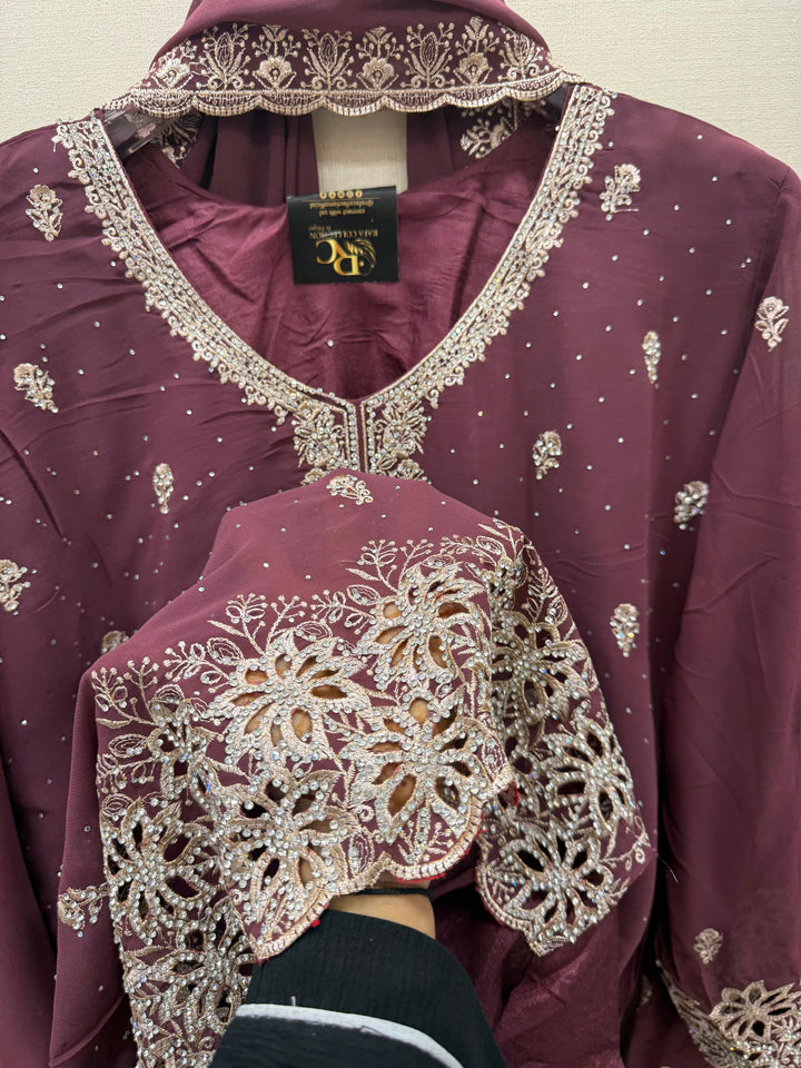 Pakistani party wear suits 2827