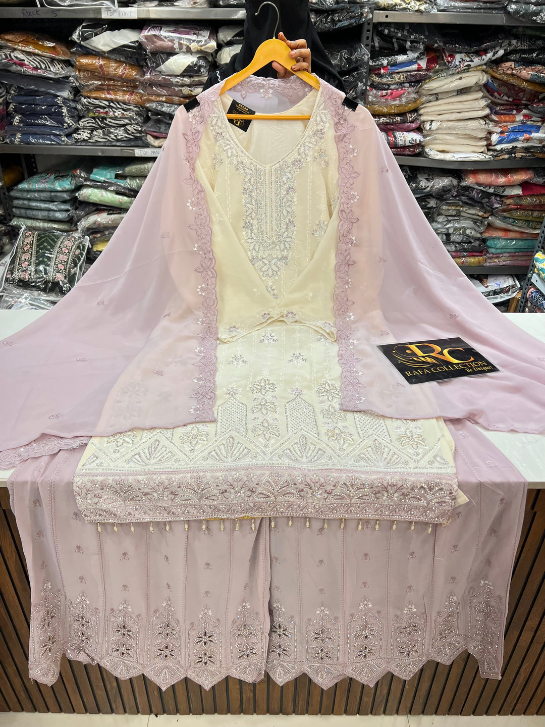 Pakistani party wear suits 2757