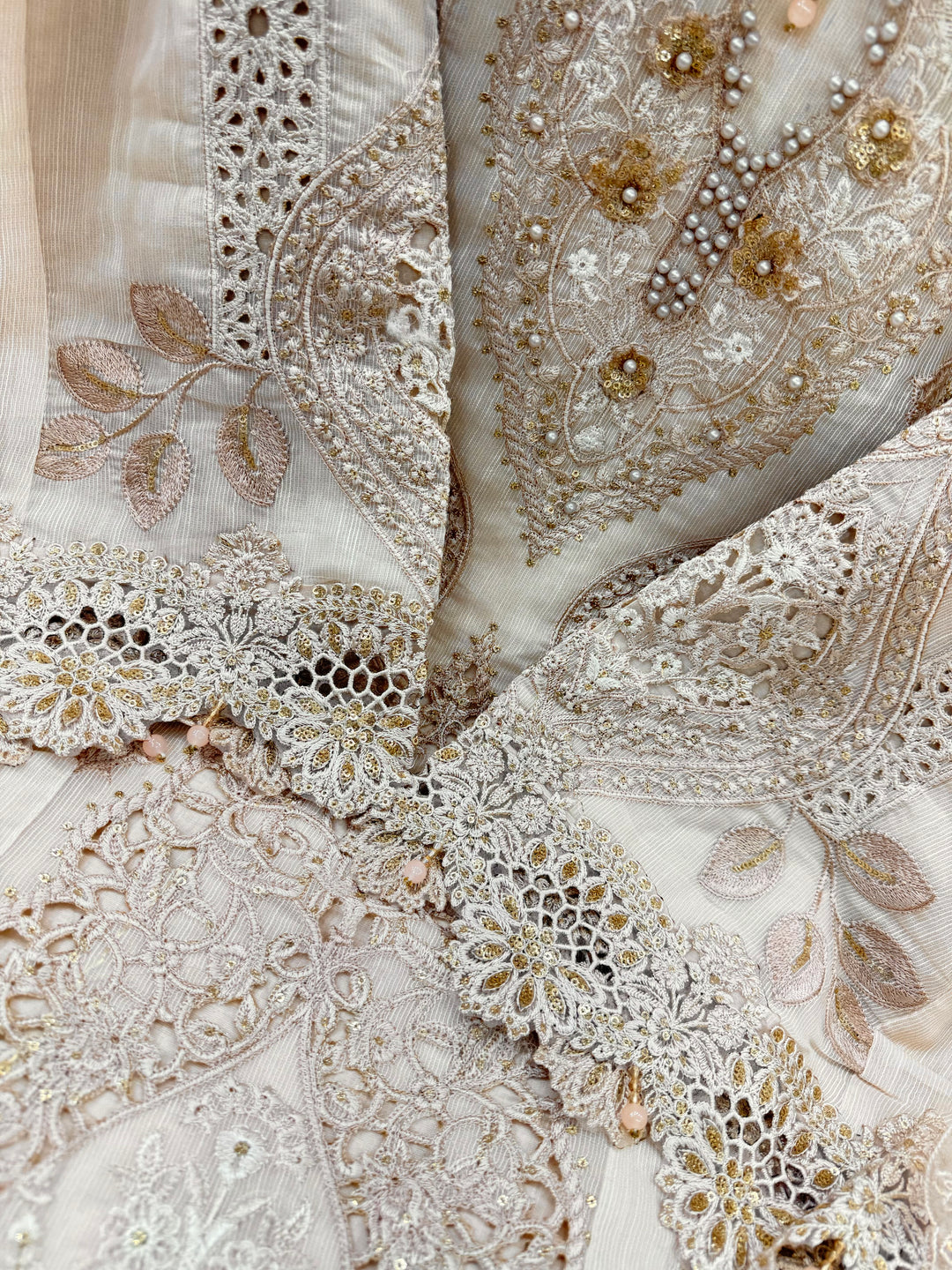 Premium cutwork suit 7014