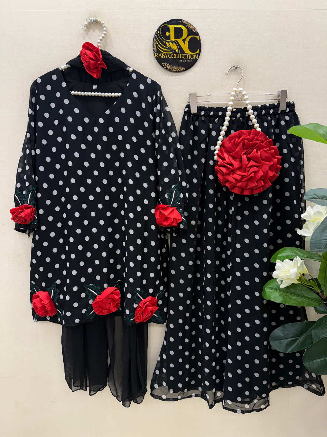 Polka dot 3d flower suits