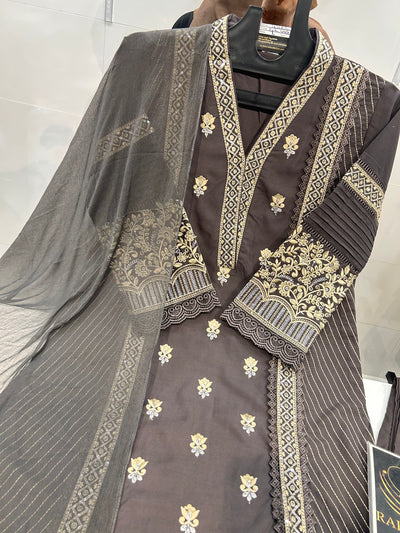 Karachi suits 444