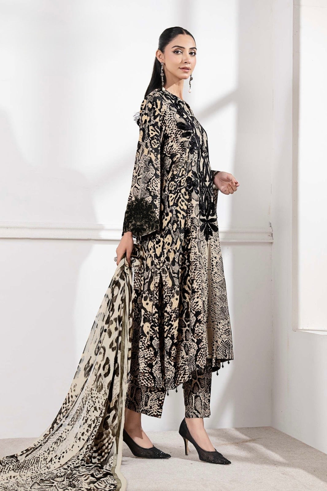 Satin premium suits 4389