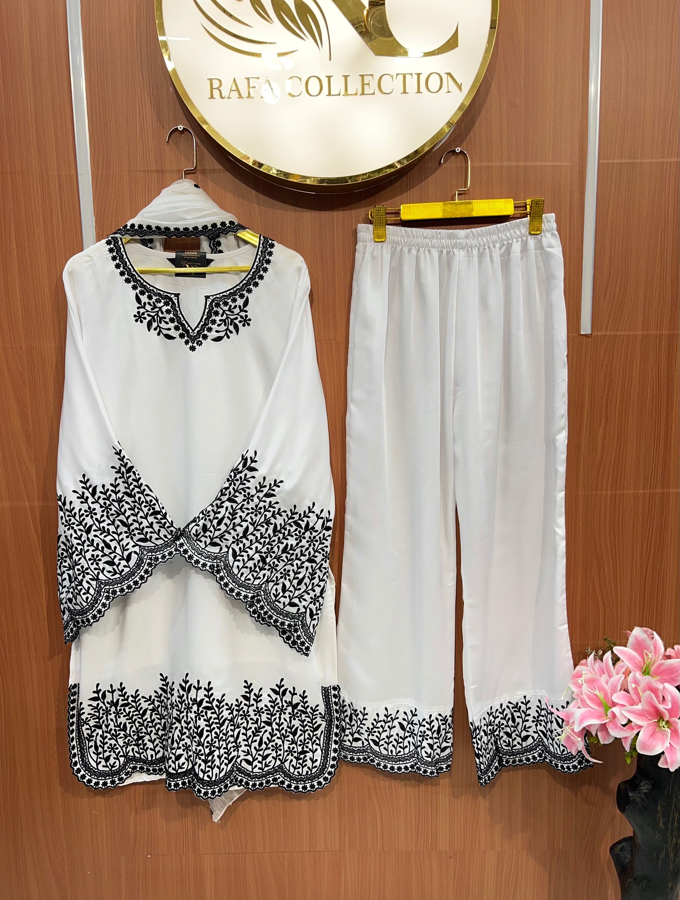 Royal Embroided suits 2655