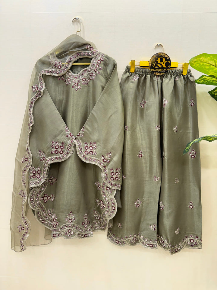 Pakistani Formal suits 2950