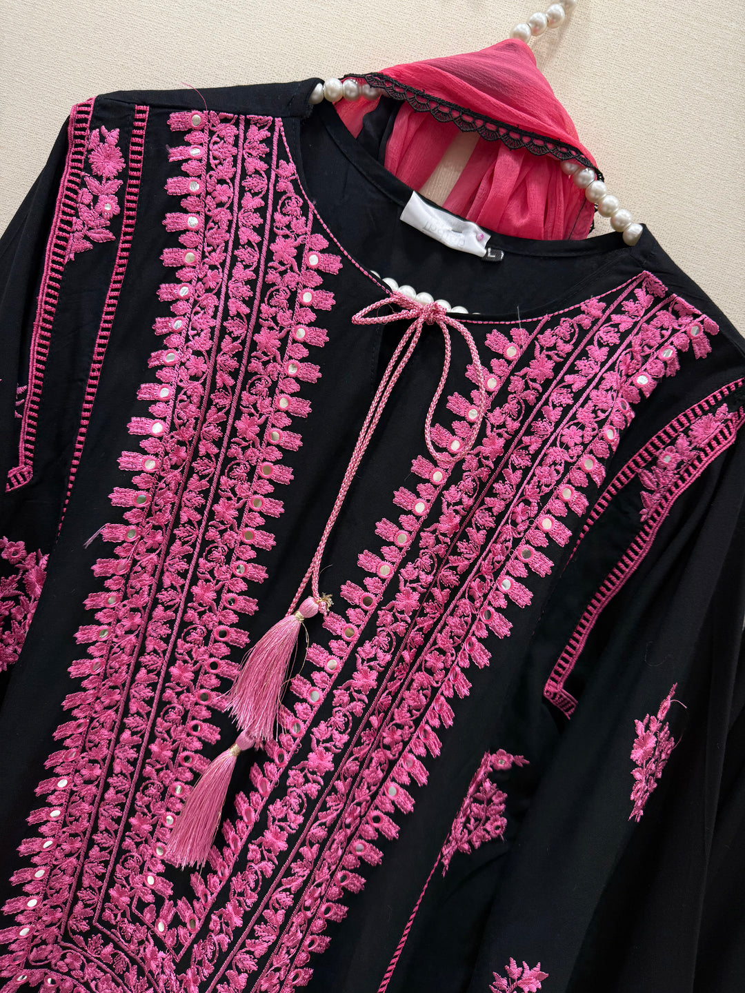 Pakistani embroidered suit for women 4004