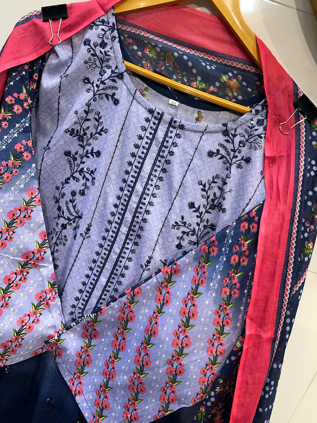 Cotton Embroidered suits 115412