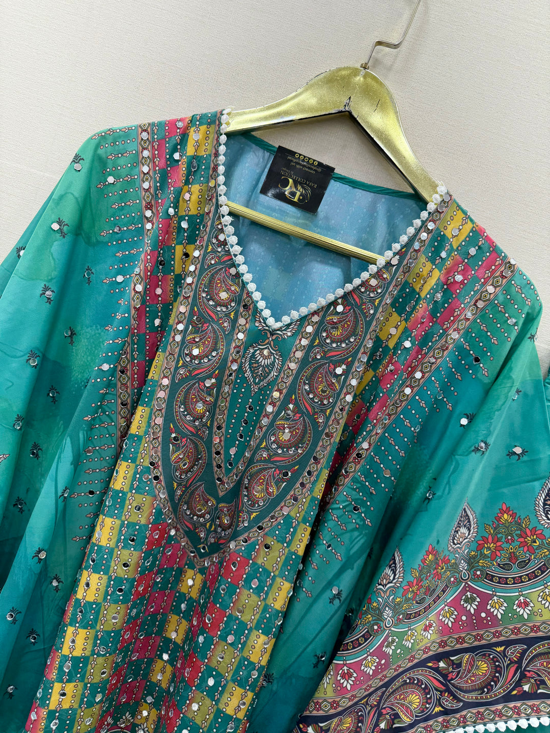 Prachi kaftan 5052