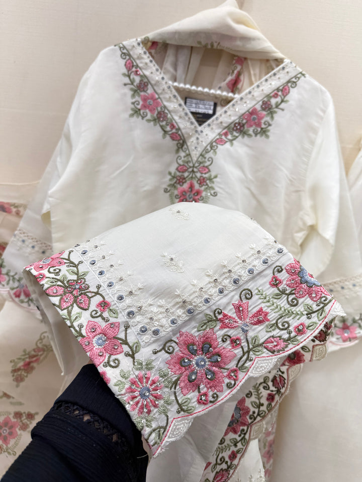 Cotton embroidered suits 3018