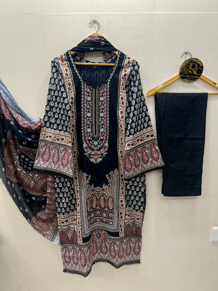 The Hermitage lawn suits 9976